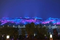 城市公共空間光環(huán)境優(yōu)化：從功能照明到情感體驗